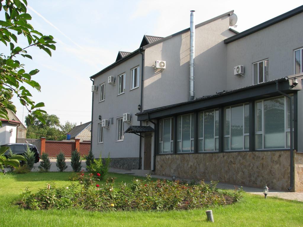 Hotel Grant Pesochin Exterior foto